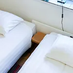 - Billig